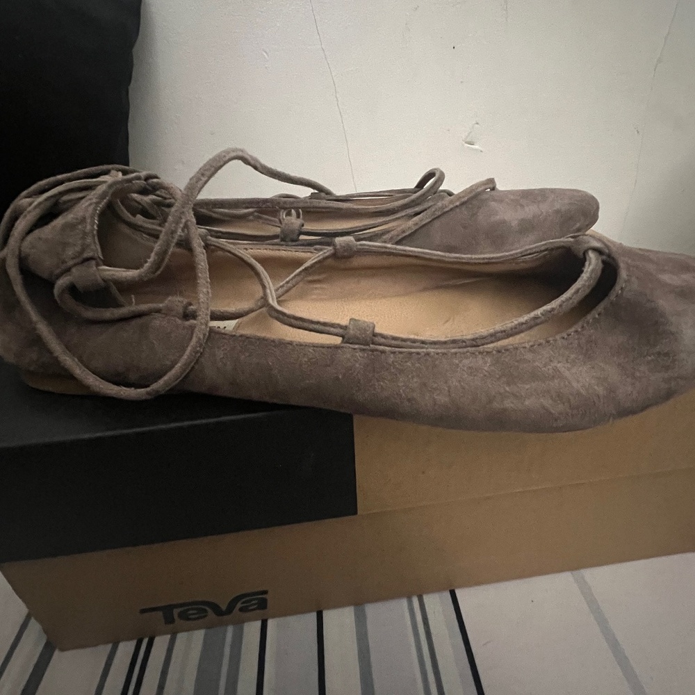 Steve Madden Wrap Flats